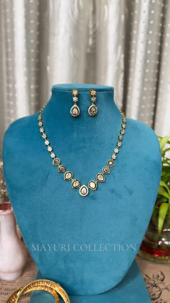 Teardrop Stone Necklace and Earring Set